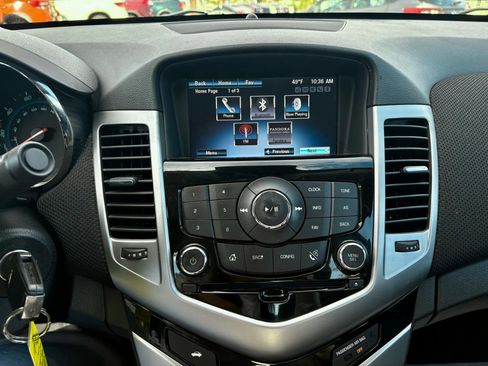 Used 2015 Chevrolet Cruze LT w/ RS Package image 29