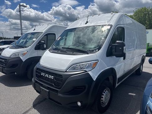 Used 2026 RAM ProMaster 2500 w/ Convenience Group FWD image 6