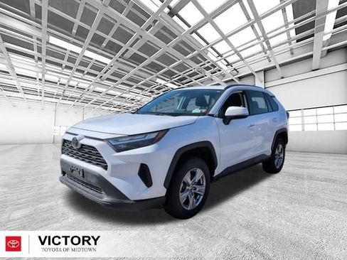 Used 2023 Toyota RAV4 XLE image 7