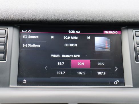 Used 2019 Land Rover Discovery Sport HSE AWD/4WD image 39