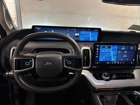 Certified 2025 Ford Expedition Max Active RWD image 5
