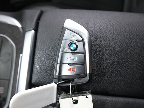 Used 2022 BMW X5 xDrive40i w/ Parking Assistance Package AWD/4WD image 33