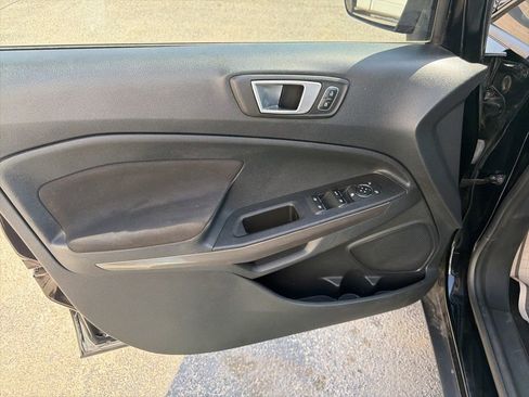 Used 2019 Ford EcoSport SE w/ SE Convenience Package image 6