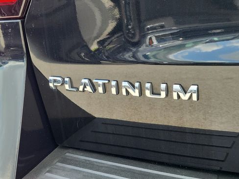 Used 2023 Ford Expedition Max Platinum RWD image 32