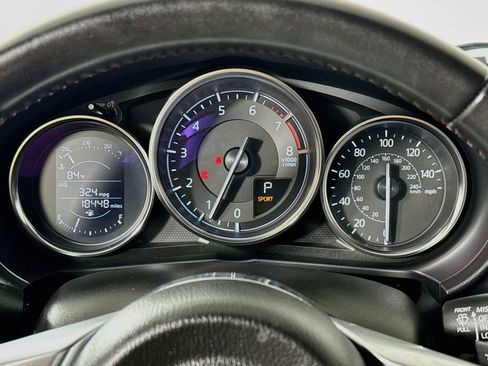 Used 2016 MAZDA MX-5 Miata Club RWD image 14