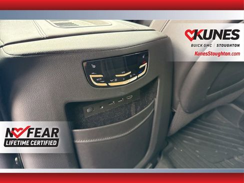 Used 2020 Cadillac Escalade Premium Luxury image 41