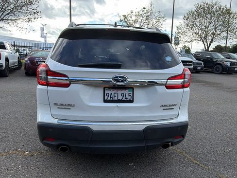 Used 2022 Subaru Ascent Limited w/ Technology Package image 6
