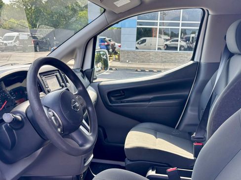 Used 2017 Nissan NV200 SV w/ Technology Package image 15