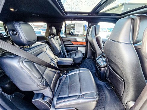 Used 2020 Lincoln Navigator Reserve image 15