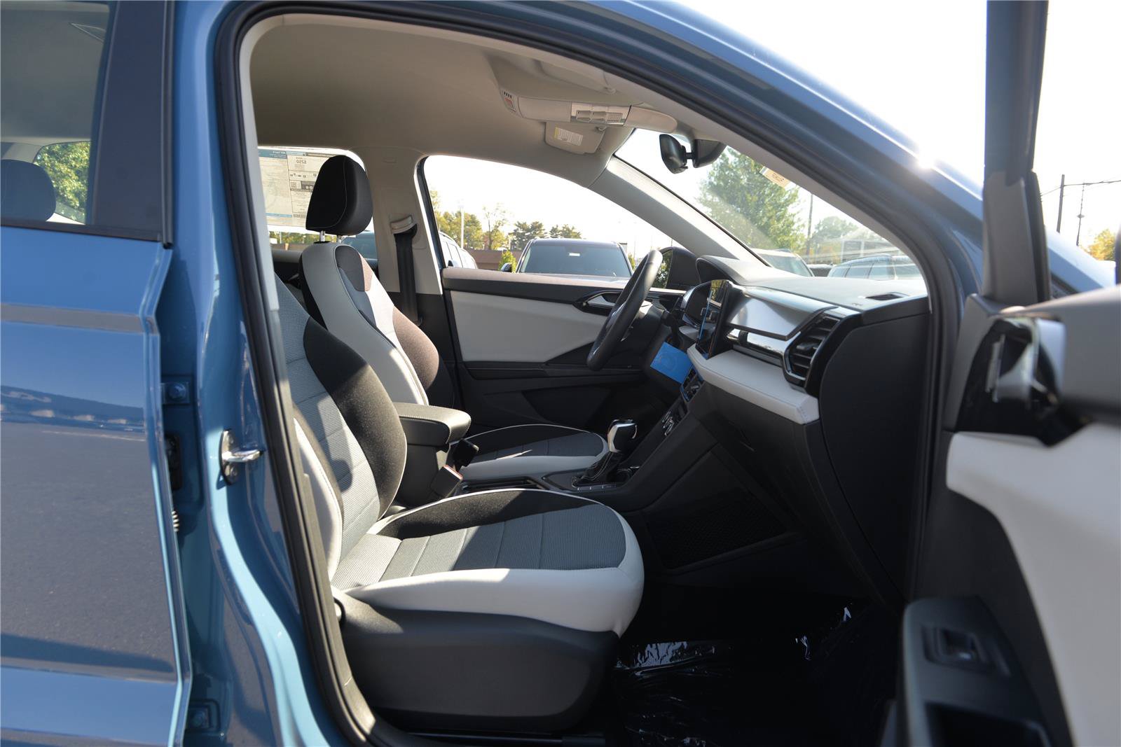 New 2027 Volkswagen Jetta SE FWD image 13