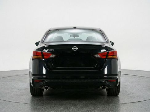 Used 2025 Nissan Altima 2.5 SV image 7