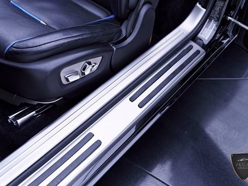 Used 2019 Rolls-Royce Dawn RWD image 47