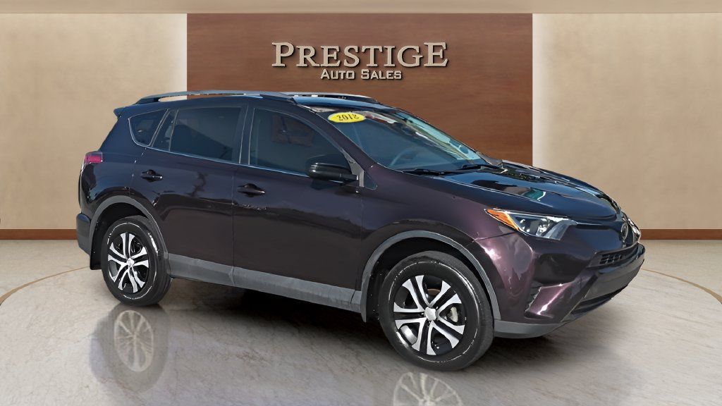 Used 2018 Toyota RAV4 LE FWD image 36