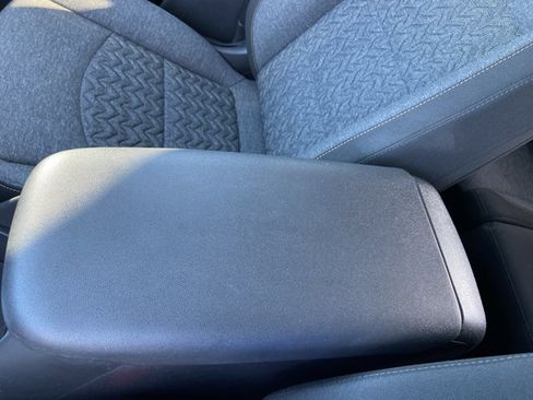 Used 2023 Chevrolet Equinox LT FWD image 39