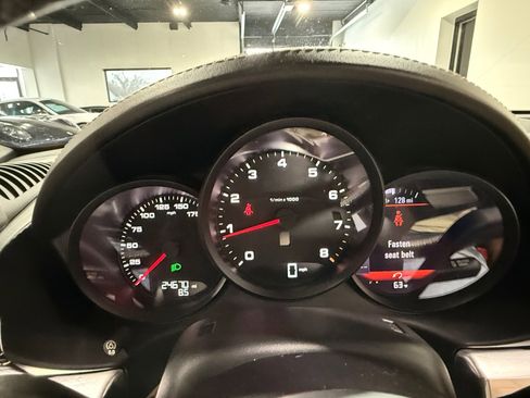 Used 2022 Porsche 718 Boxster image 41