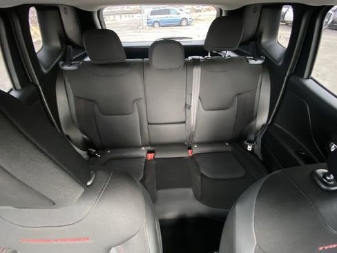 Used 2022 Jeep Renegade Trailhawk image 22
