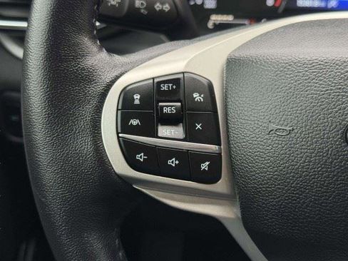 Used 2024 Ford Explorer XLT w/ Equipment Group 202A RWD image 26