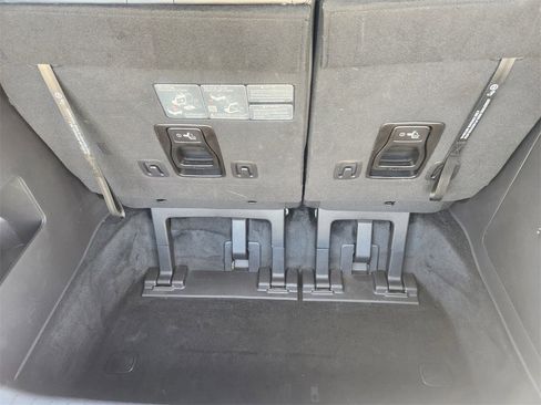 Certified 2024 Kia Carnival SX image 30