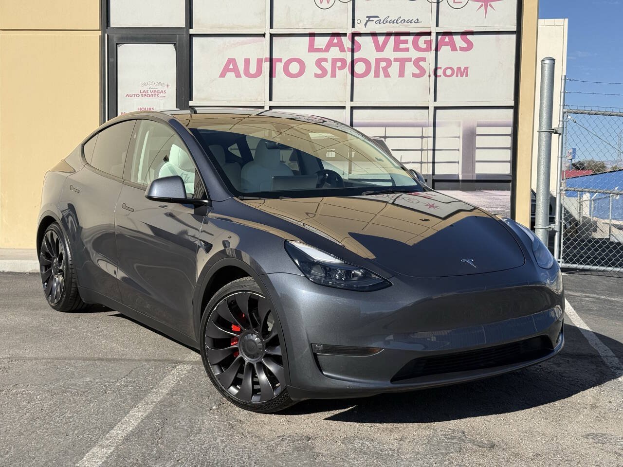 Used 2023 Tesla Model Y Performance AWD/4WD image 2