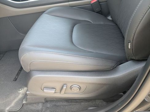 New 2026 Kia Carnival FWD image 21
