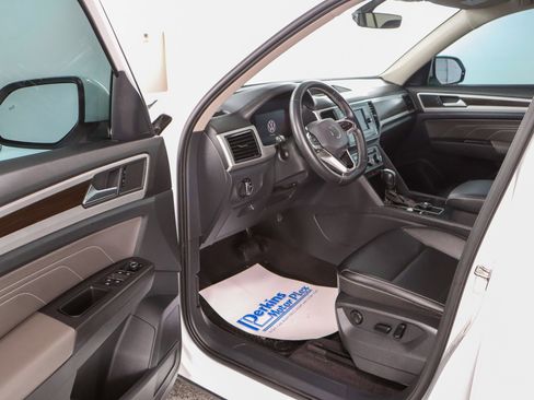 Used 2022 Volkswagen Atlas SE AWD/4WD image 3