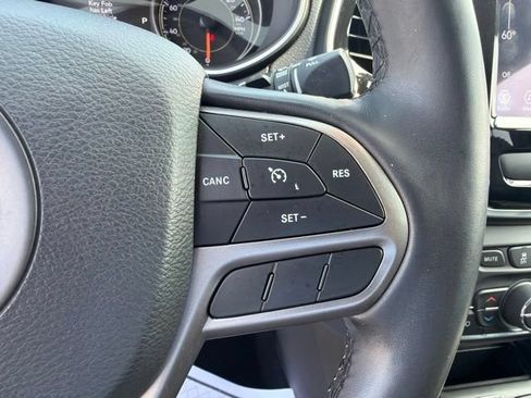 Used 2020 Jeep Cherokee Limited AWD/4WD image 28