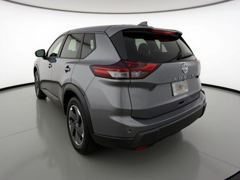 Used 2025 Nissan Rogue SV image 6