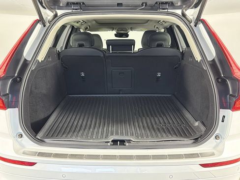 Used 2023 Volvo XC60 B5 Plus AWD/4WD image 26