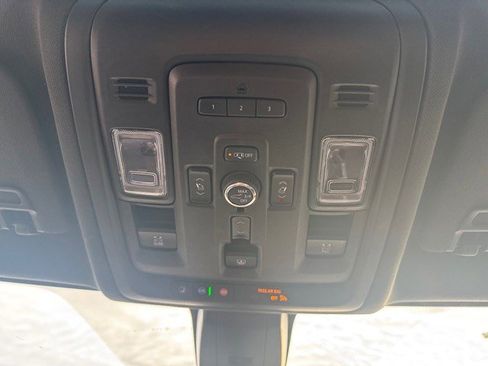 Used 2021 Chevrolet Suburban High Country image 23