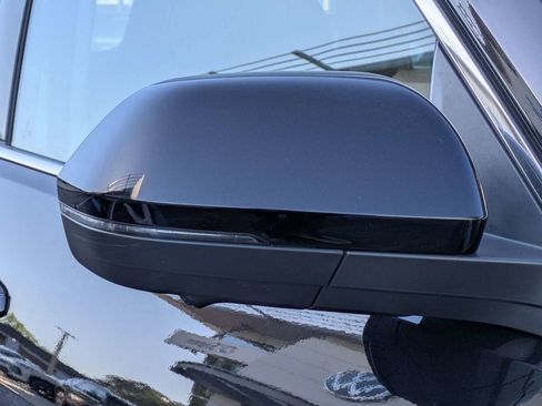 Used 2022 Volkswagen Atlas SEL Premium image 12