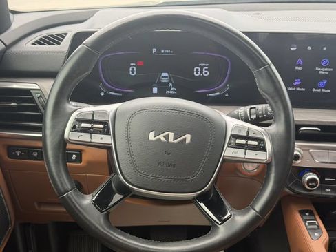 Used 2025 Kia Telluride AWD image 21