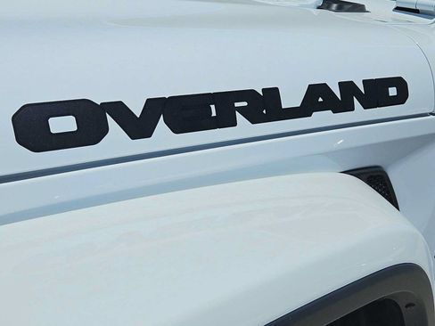 Used 2020 Jeep Gladiator Overland w/ Popular Equipment Package AWD/4WD image 13