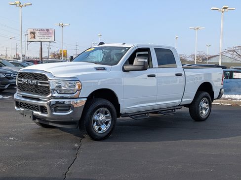 Used 2024 RAM 2500 Tradesman w/ Chrome Appearance Group image 4