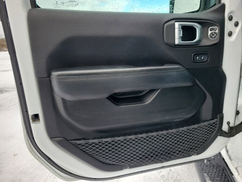 Used 2022 Jeep Wrangler Unlimited Sahara image 15