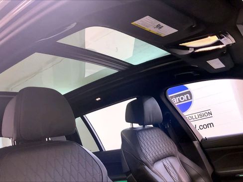 Certified 2025 BMW X7 M60i AWD/4WD image 13