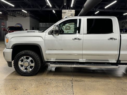 Used 2017 GMC Sierra 3500 Denali w/ Duramax Plus Package image 5
