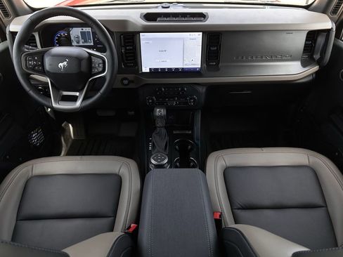 Used 2024 Ford Bronco Wildtrak AWD/4WD image 10