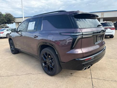 Used 2024 Chevrolet Traverse RS FWD image 5