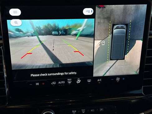 Used 2023 Ford Transit 350 XLT image 19