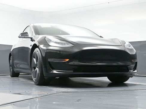 Used 2019 Tesla Model 3 Standard Range Plus image 53