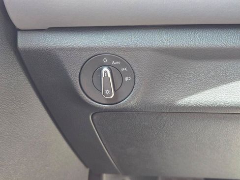 New 2026 Volkswagen Jetta SE FWD image 25