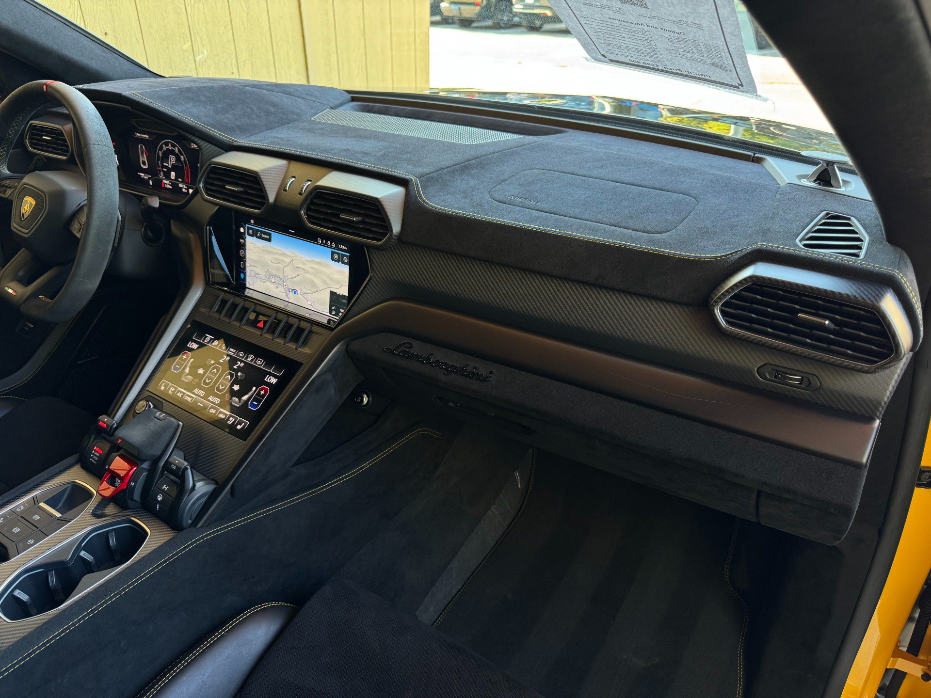 Used 2023 Lamborghini Urus Performante AWD/4WD image 27