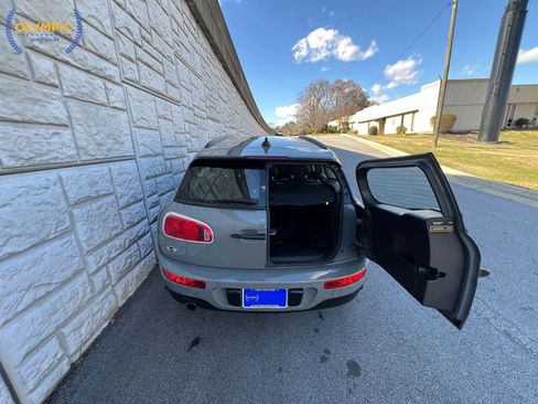 Used 2017 MINI Cooper Clubman ALL4 w/ Premium Package image 48