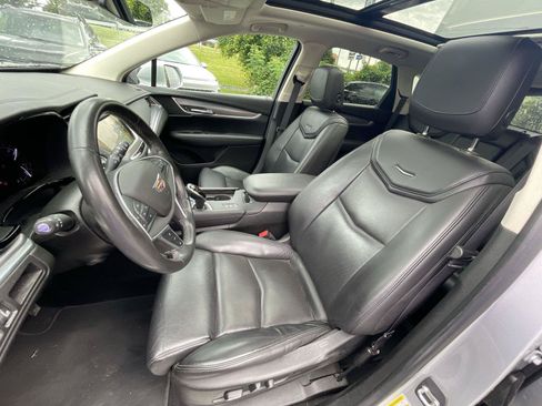 Used 2017 Cadillac XT5 Luxury w/ Driver Awareness Package AWD/4WD image 14