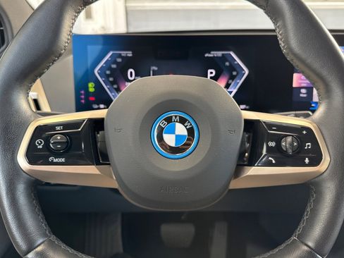 Certified 2025 BMW iX xDrive50 AWD/4WD image 31