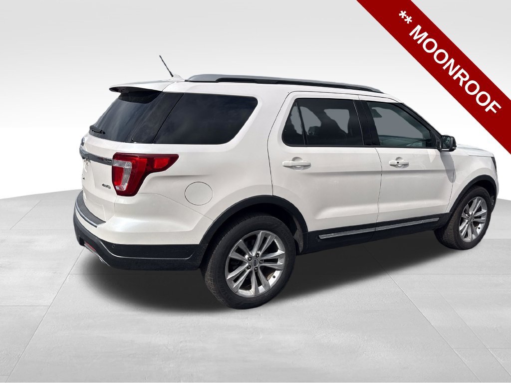 Used 2018 Ford Explorer XLT w/ Equipment Group 202A AWD/4WD image 6