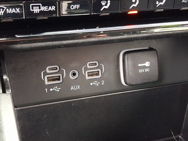Used 2023 Jeep Grand Cherokee Laredo RWD image 23