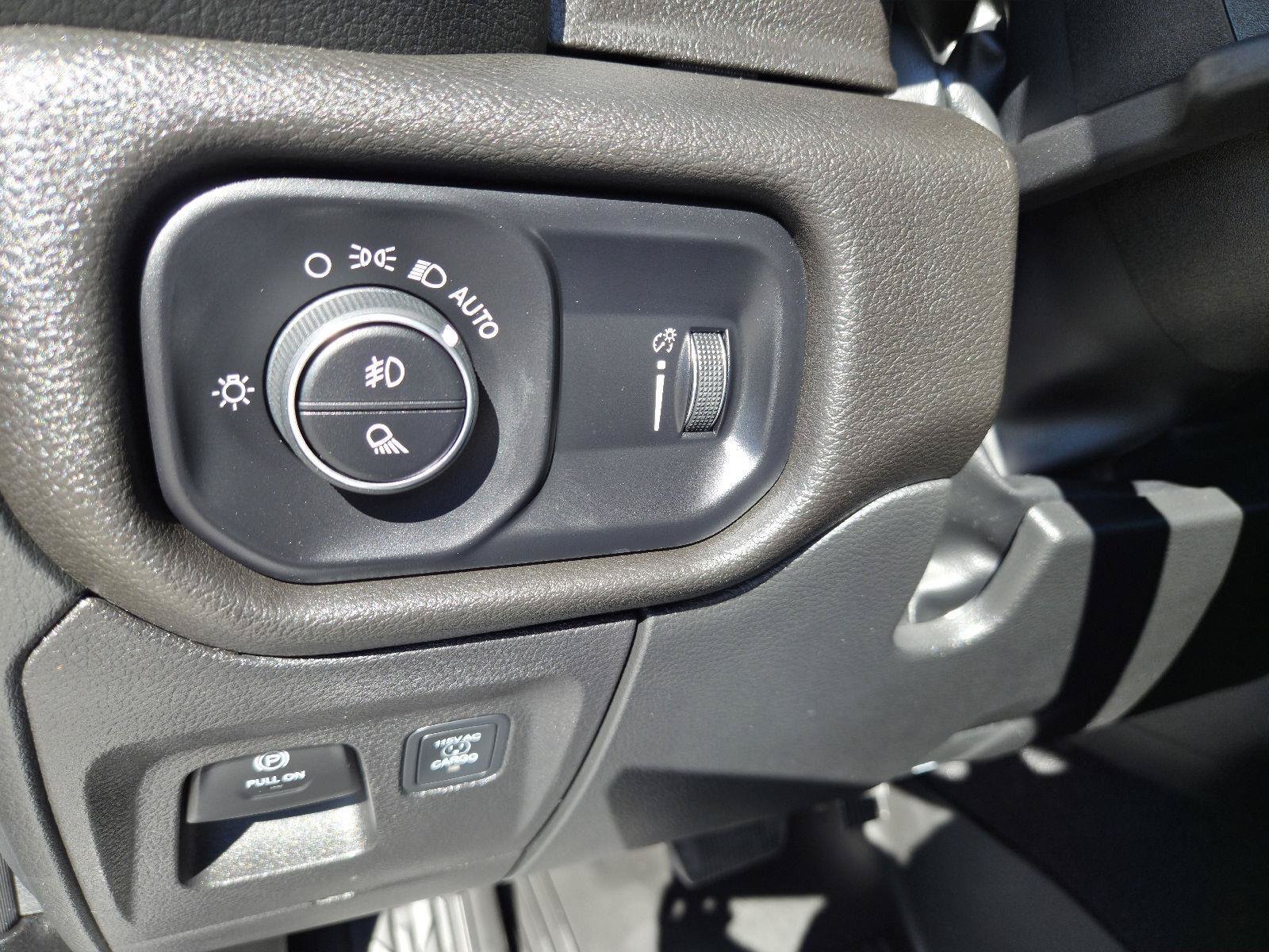 Used 2025 RAM 1500 Warlock AWD/4WD image 24