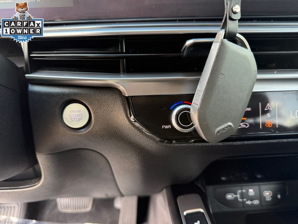 Certified 2025 Kia Sorento S w/ Panoramic Sunroof Package FWD image 29