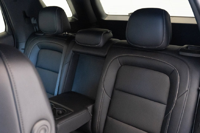 Used 2026 GMC Terrain Elevation w/ Elevation Premium Package AWD/4WD image 9